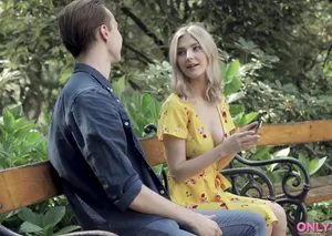 Cô nàng ra công viên tìm trai lạ về xoạc trả thù gã người yêu xem sex thủ dâm