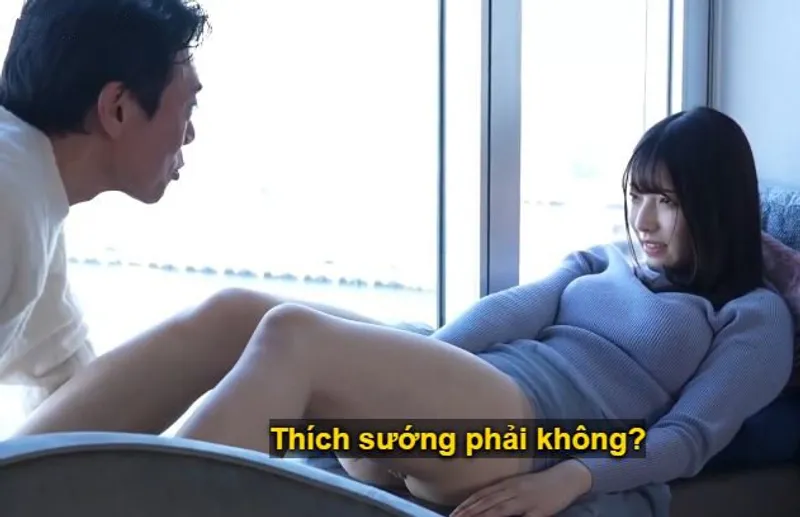 Sự chạm trán giữa ông chú và cô nàng diễn viên trẻ lần đầu lăn xả nghề nghiệp tại nhà nghỉ sang trọng.